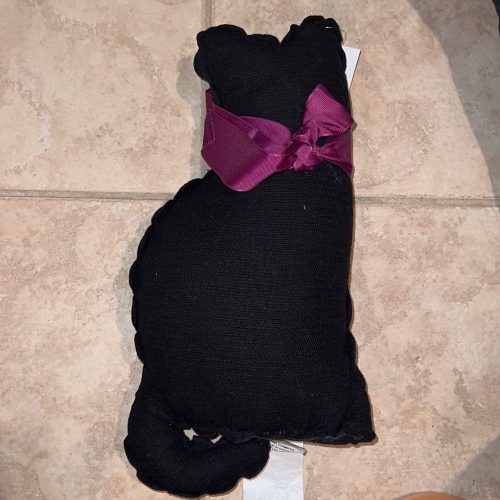 Leila’s Linens black cat collection pillow Halloween throw decor
